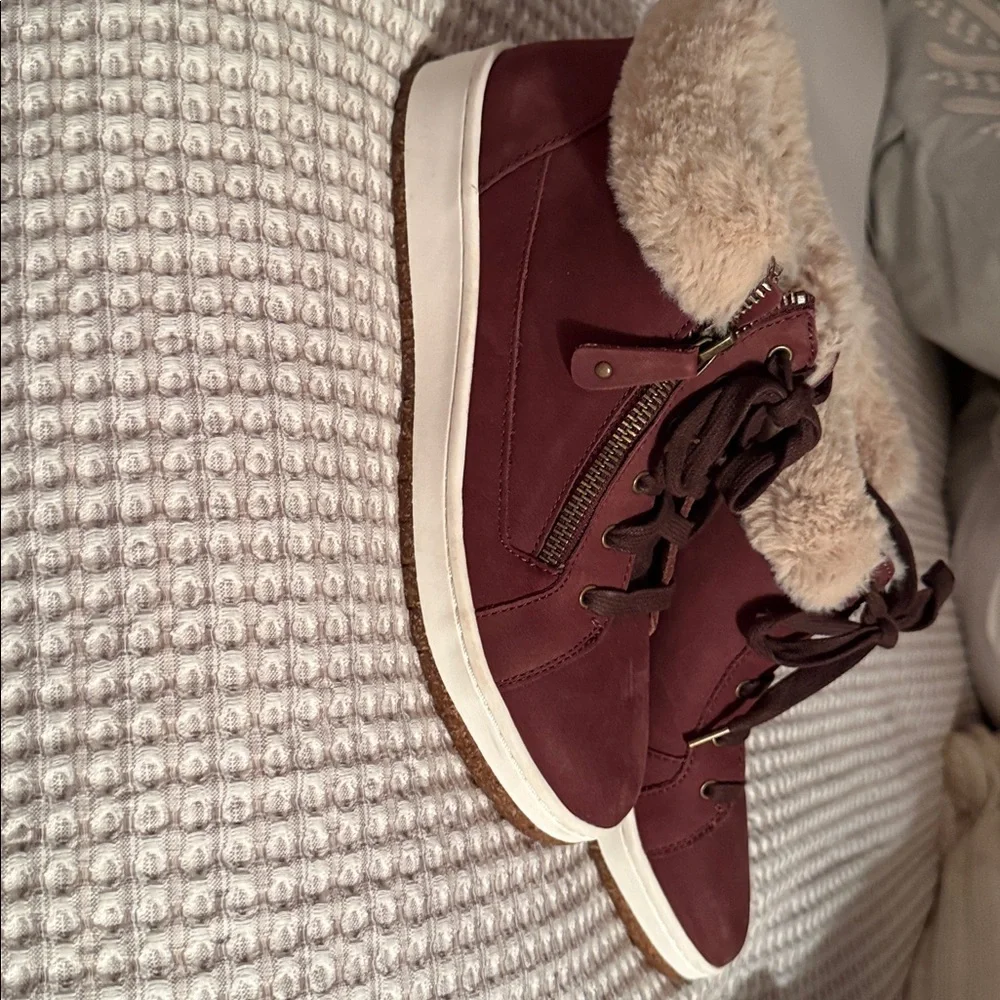 Aetrex Burgundy Fur-Lined Sneakers - Picture 2 of 4